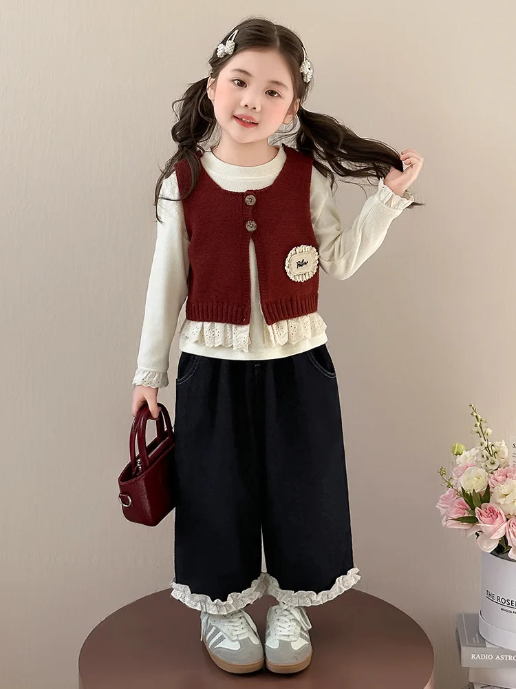 

Осенний новый модный вязаный кружевной свитер для девочек, жилет и брюки, комплект из трех предметов