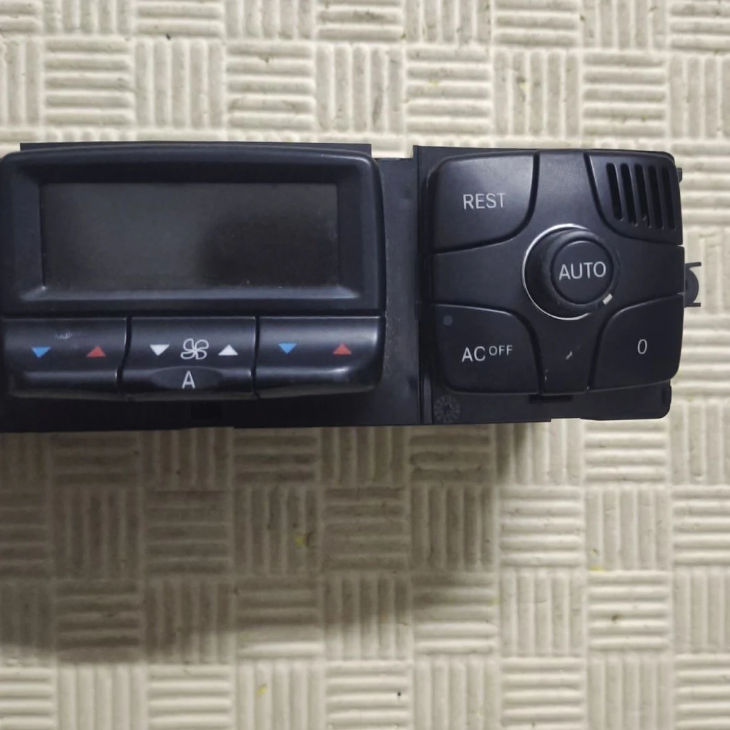 For Mercedes-Benz W220 air conditioning switch S300 S350 S400 S500 S600 air conditioning control panel （Used second-hand）