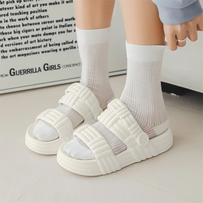 Air Circulation Ladies Summer Slippers Anti Slip Dry Keeping Structure Reduce Sweat for Hot Weather Outdoor Walking and Daily