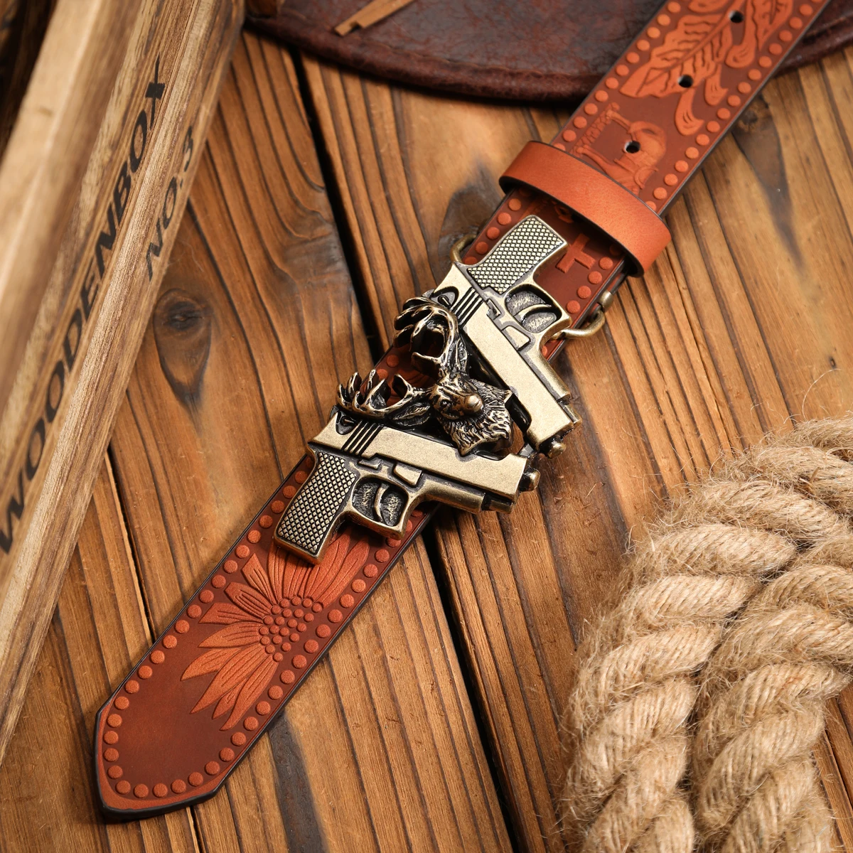 Ein PU-Gürtel im Western-Stil, geeignet für Männer und Frauen, ein einzigartiger Retro-Gürtel in Dunkelbraun (mit perforierten Nieten) – Detail 12