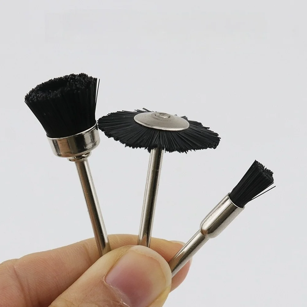 

Щетка для полировки с долговечными нейлоновыми щетинками для чистки дерева, орехов, нефрита, поделок, а также для мини-электроинструментов.