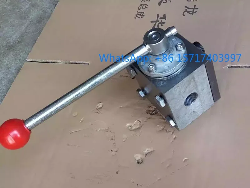 

Hydraulic manual directional valve, oil pump, clutch, screen hoist