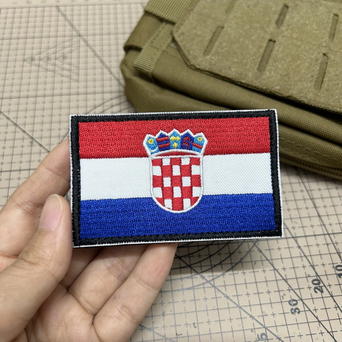 Croatia Flag Embroidered Morale Patch, Tactical Badge, Hook and Loop, for Jacket Backpack