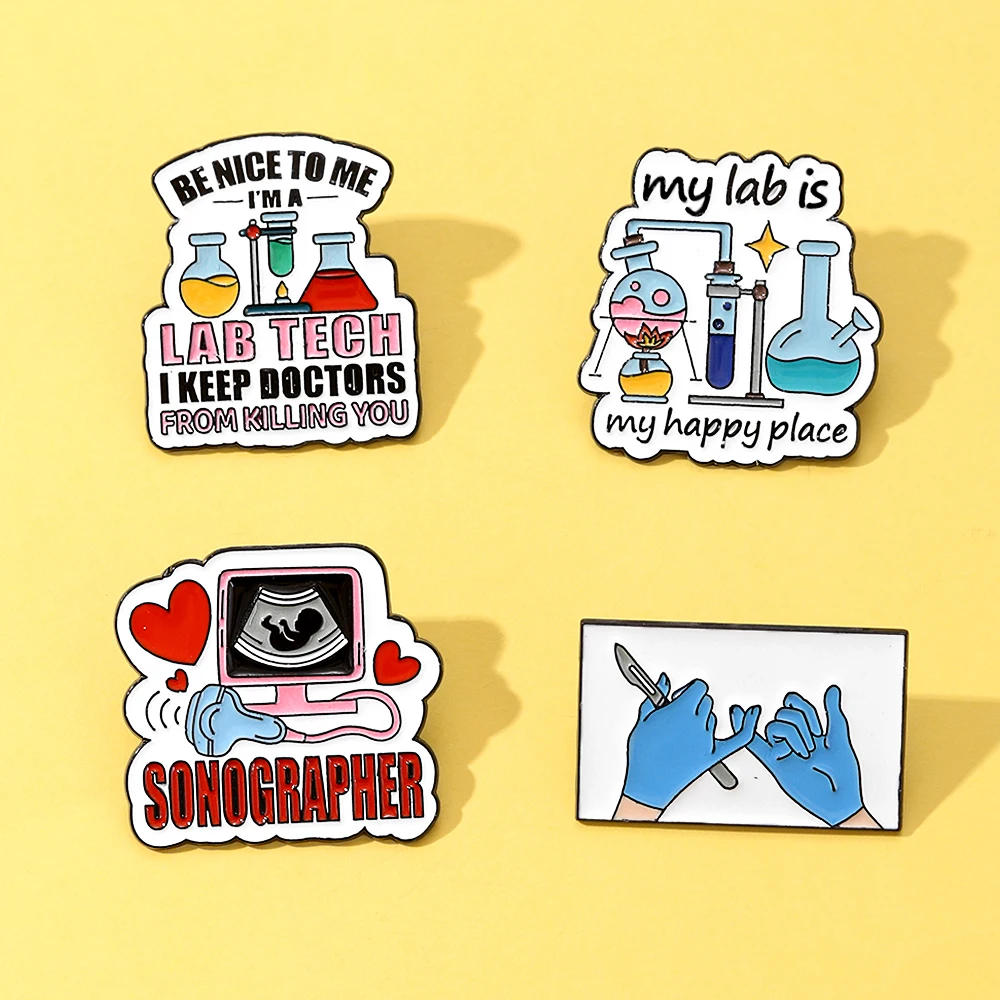 4 قطعة مختبرتي هي مكان سعيد Sonographer شارة طبية المينا دبابيس الصيدلي مجوهرات هدية للأطباء طالب المدرسة الناجي