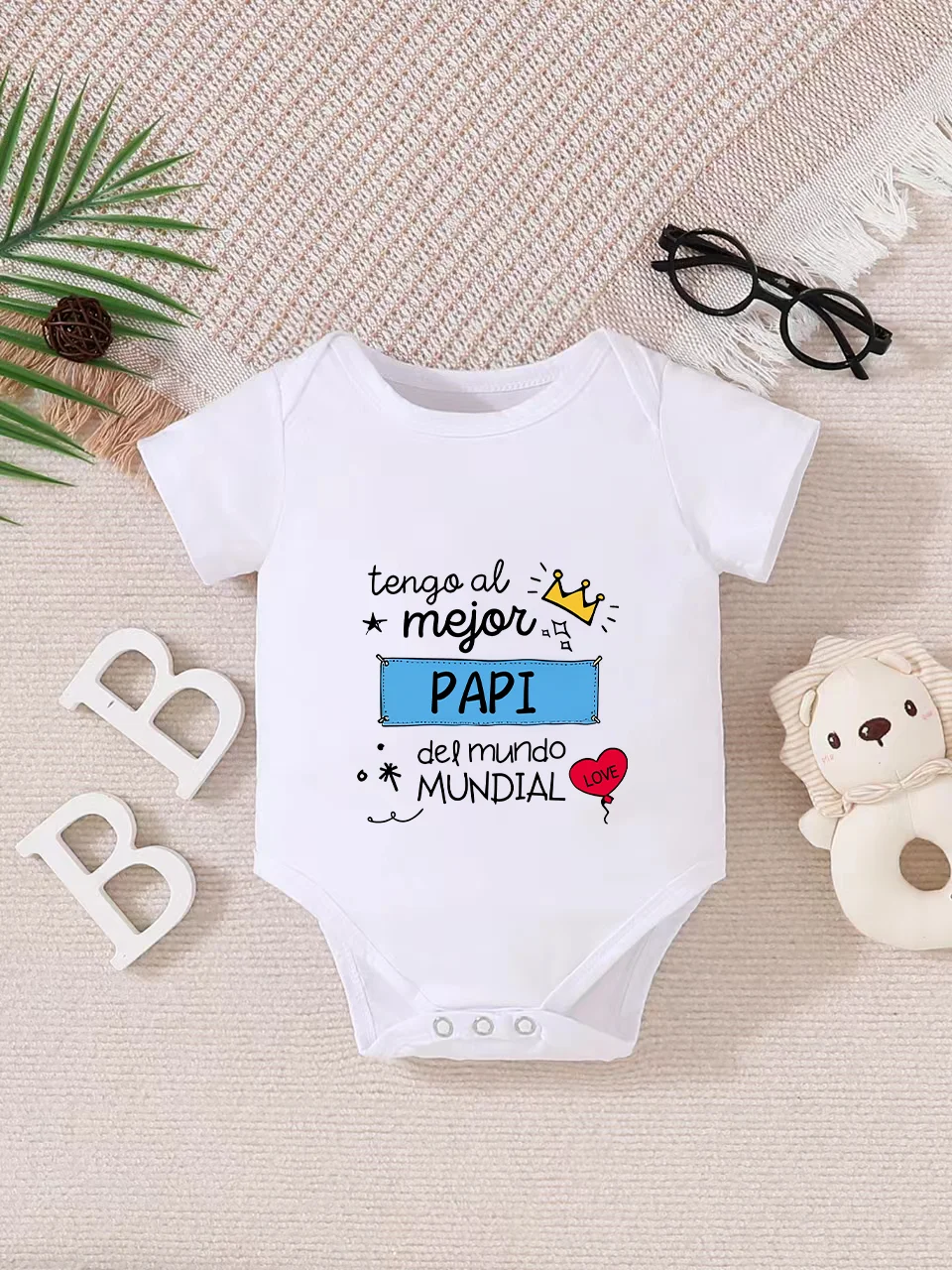 Baby short-sleeved triangle bodysuit, fun letter print, button design, easy to care for, suitable for new parents.