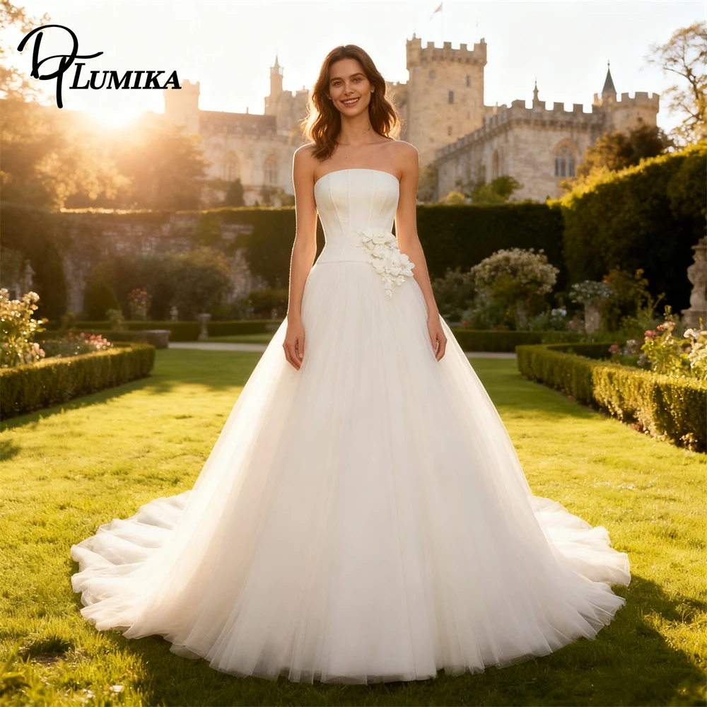 3DフラワーAラインメッシュウェディングドレス、ストラップレスロングブライダルドレス、ストラップレス、コートトレイン、プラスサイズ、カスタマイズ可能