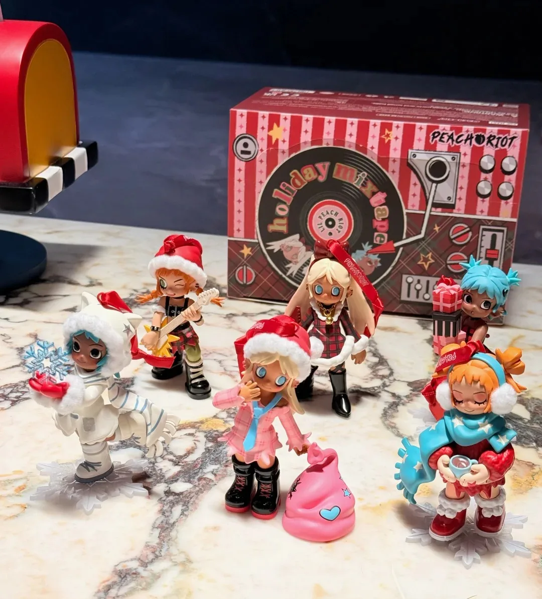 

POPMART Genuine Product Lil Peach Riot Little Peach Holiday Suite Series Figurine Blind Box Surprise Decorative Xmas Gift