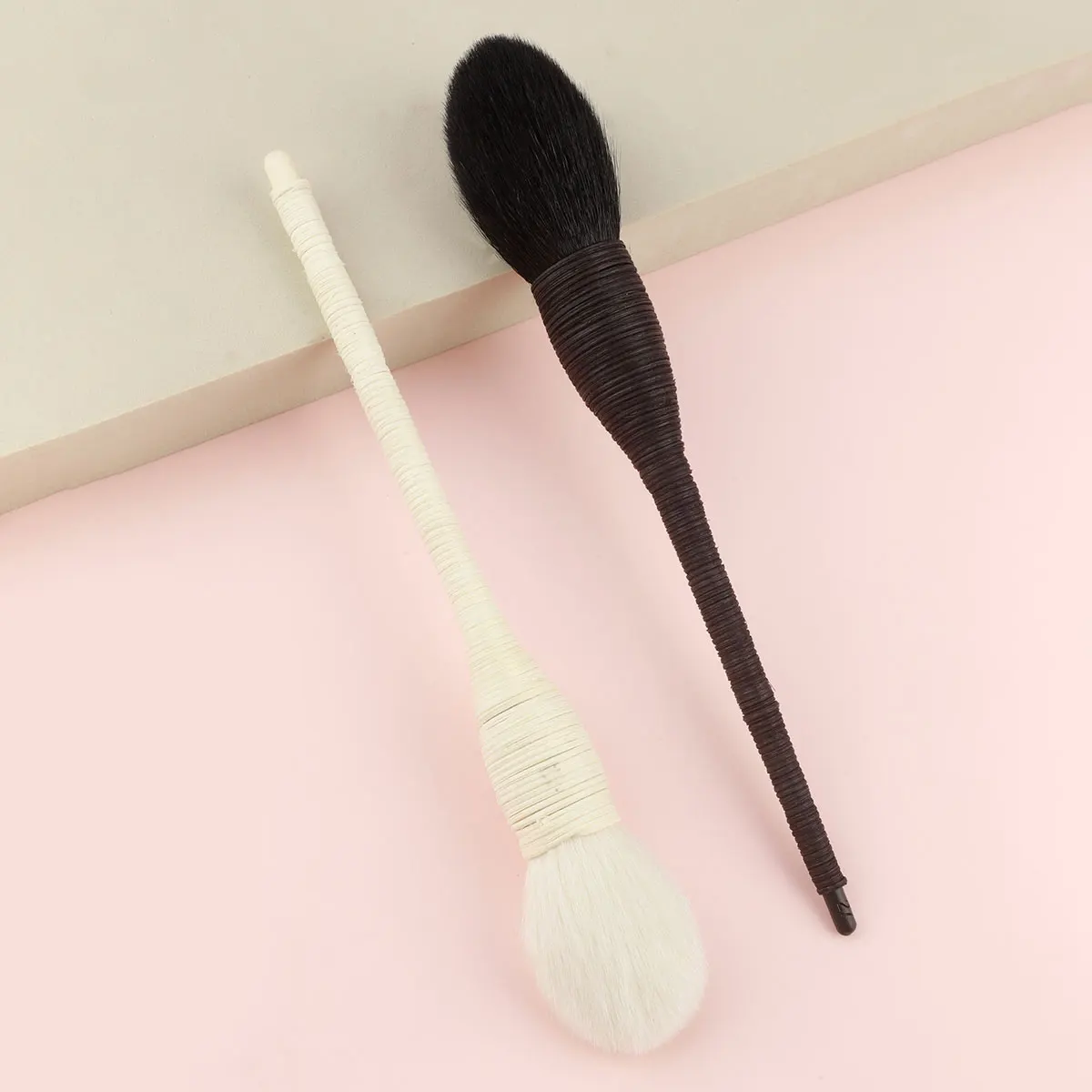 1pcs Handmade Rattan Makeup Brush Professional Powder Foundation Face Blush Kabuki Brush maquiagem Goat Hair Free Ship