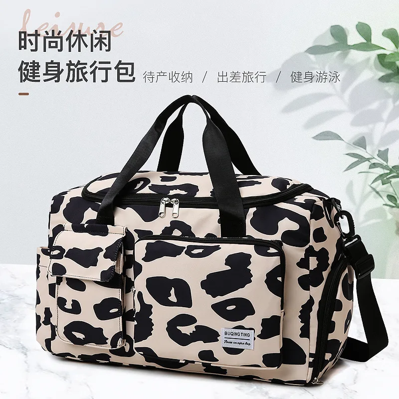 

Urban Trend Simple Style Gym Bag Extra Large Capacity Comfortable Handbag Short Trip Travel Bag