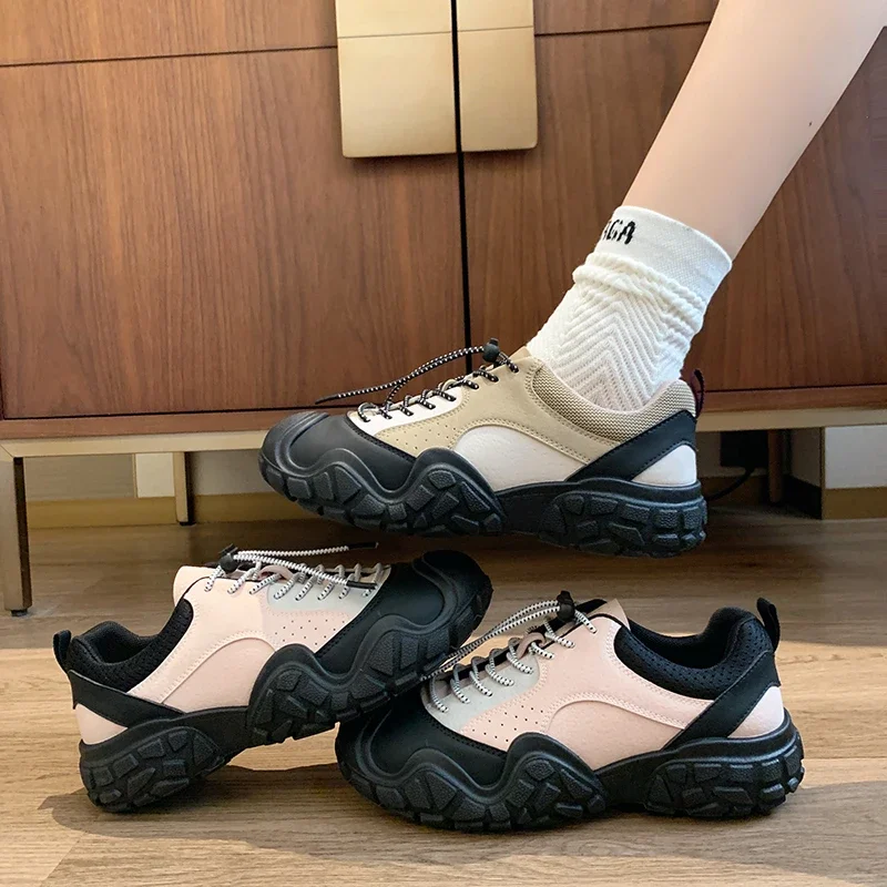 Tendenza moda retrò brutto carino scarpe sportive con suola spessa per le donne 2024 nuova altezza crescente scarpe casual leggere per papà