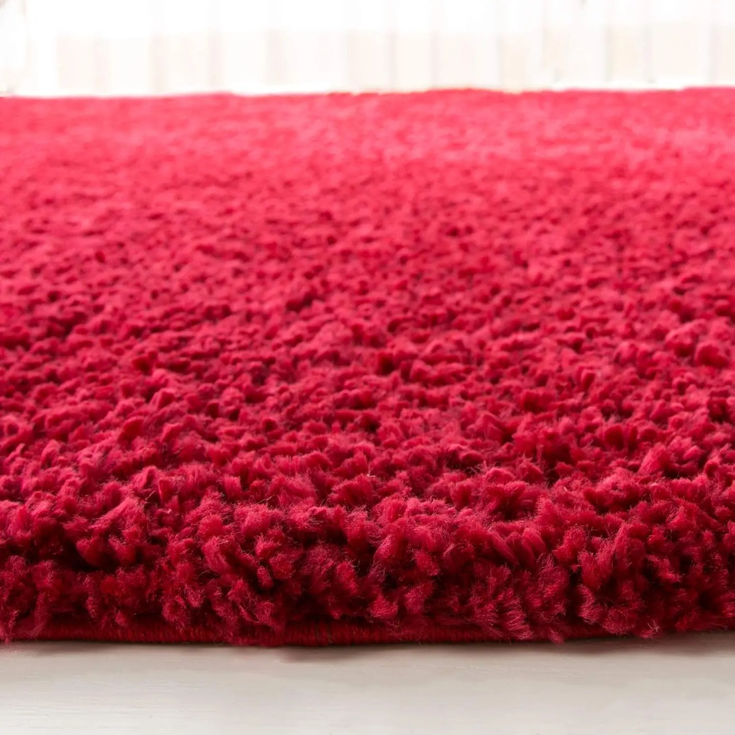 

Коврик Safavieh August Shag Collection — круглый, 5 футов, 3 дюйма, красный, однотонный дизайн, не линяет и легкий уход, толщина 1,2 дюйма, идеально подходит для