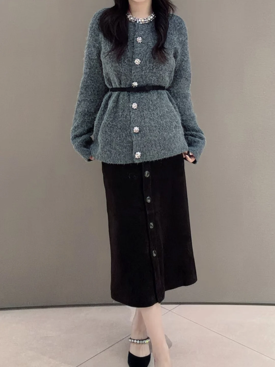 

ey Beaded Knitted Open Cardigan Women's Waist-Cinching Versatile Sweater Outerwear Soft Long Sve round Ne