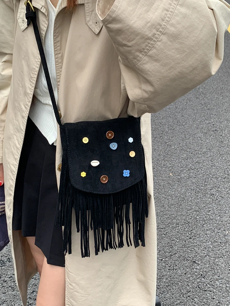 Torebka Mini z Frędzlami Retro Matowa Kolorowa Zapinana na Guzik Torba na Ramię Modna Uniwersalna Torba Damska Mała Kwadratowa Torba do Pracy Nowość 2025