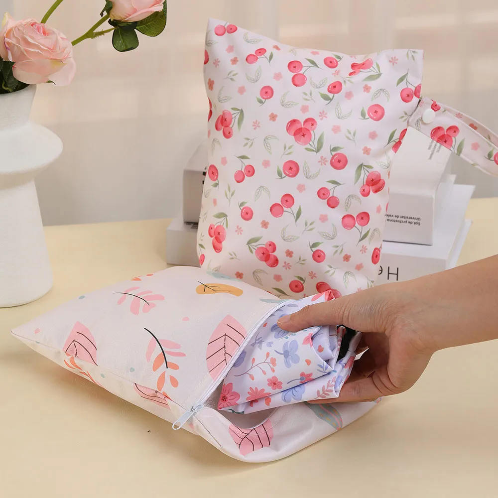 1PC Waterproof Storage Bag Cute Cartoon Print Diaper Bags Portable Wet Bag Breast Pump Parts Beach Pool Gym Stroller Women Gift