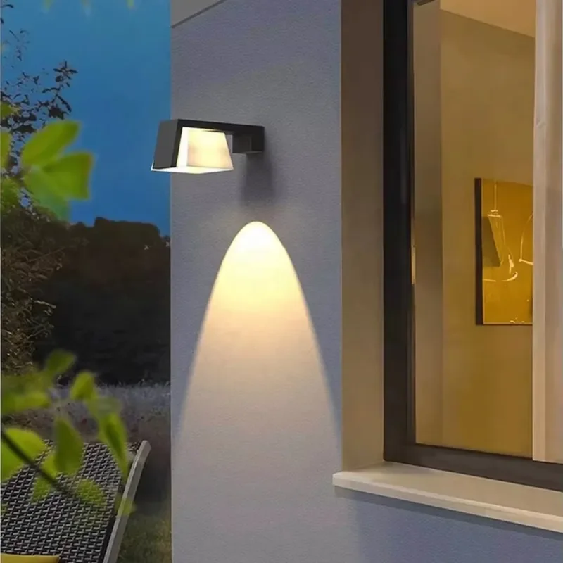 Modern minimalist design aluminum IP65 waterproof square cylindrical outdoor LED spotlight polycarbonate light sensor 3000K