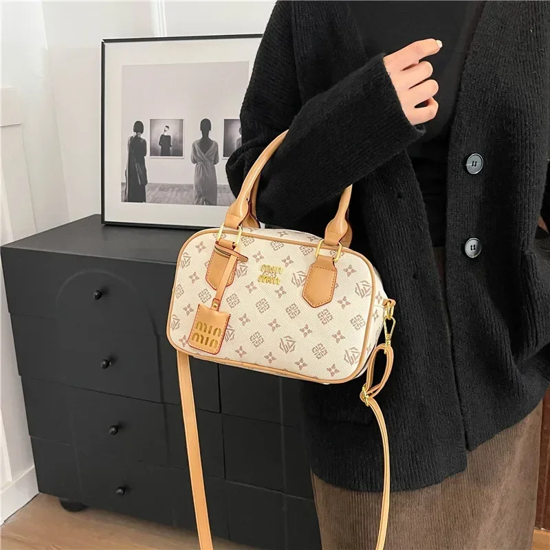 حقيبة وسادة مبطنة عتيقة لعام 2025 للنساء، حقيبة كروس قابلة للتحويل بثلاثة اتجاهات مع سلسلة ذهبية ومخمل OEKO-TEX، محفظة كتف ريترو