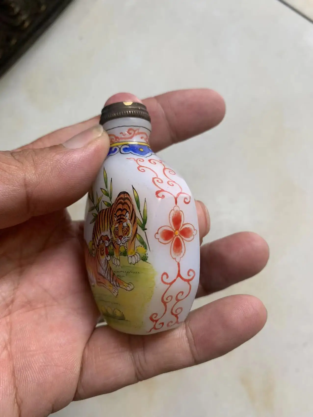 Rare Qing Dynasty  CHINESE Old colour glass  PAINTING SNUFF BOTTLE,tiger.#03,Free shipping