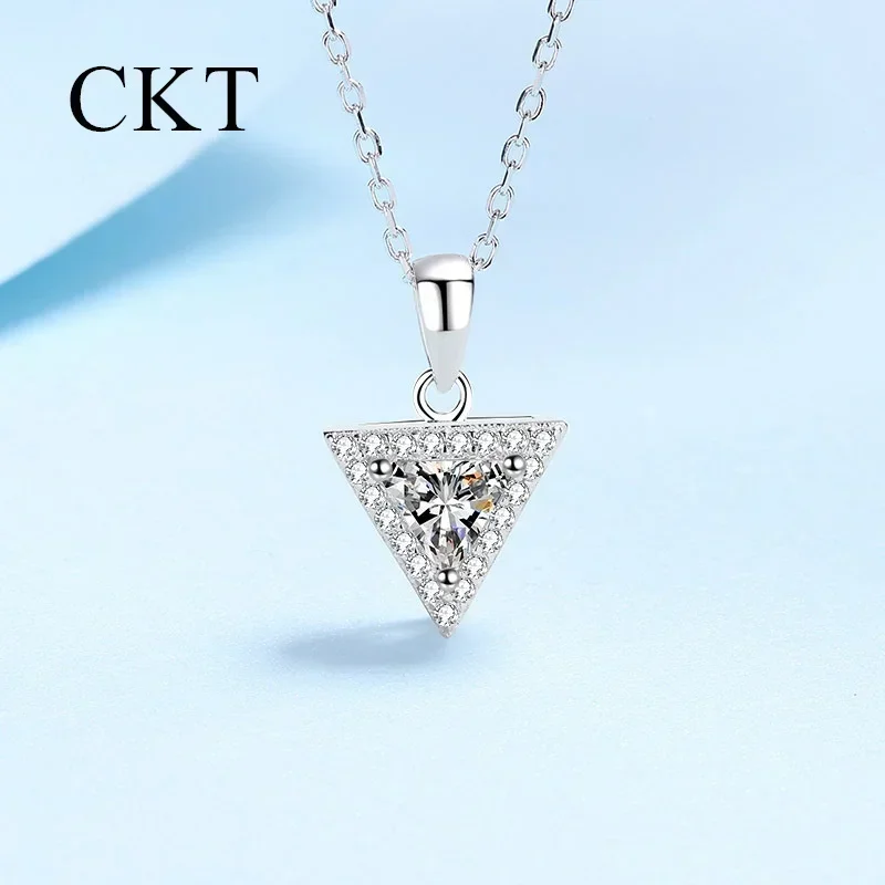 

18K White Gold Necklace Pendant for Women 0.5-1 Carat Moissanite Cluster Chain Platinum Pt950 Sparkling Diamond Fine Jewelry