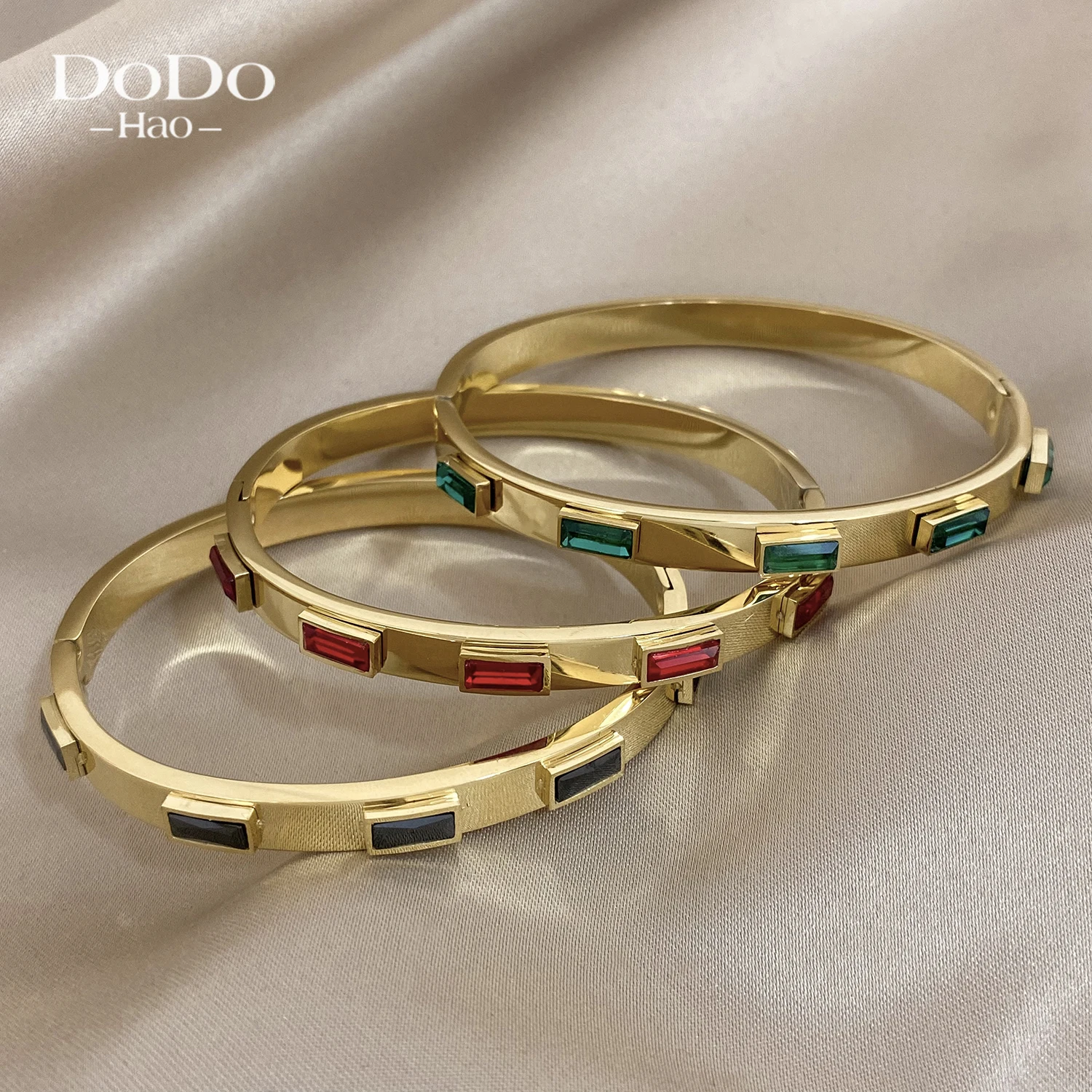 DODOHAO Vintage Inlay Geometric Multicolor Zircon Stainless Steel Bangles Bracelets for Women New Stylish Gold Color Unusual Wri