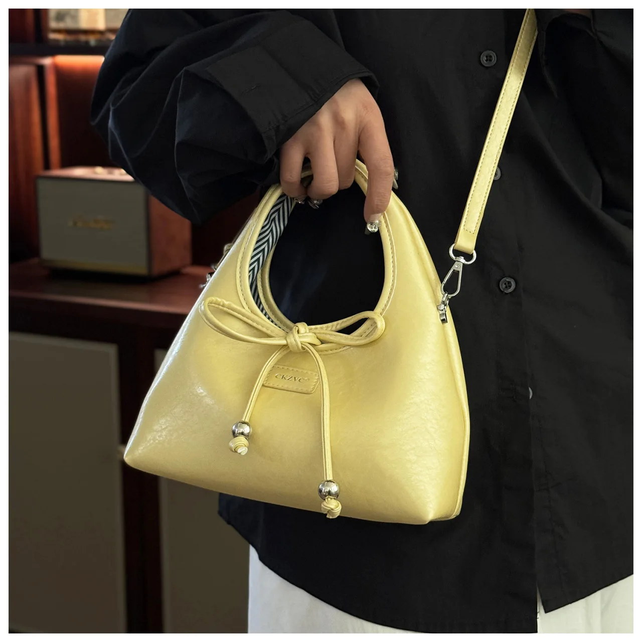 

Korean-style Small-quantity Leisure Hand-held Dumpling Bag Spring New Style Fashion Lightweight Single-shoulder Crossbody Bag