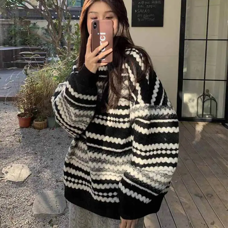 

Haruku Striped Knitted Sweater For Women Y K Vintage Loose O Neck Pullover Autumn Winter Casual Streetwear Long Sleeve Jumpers