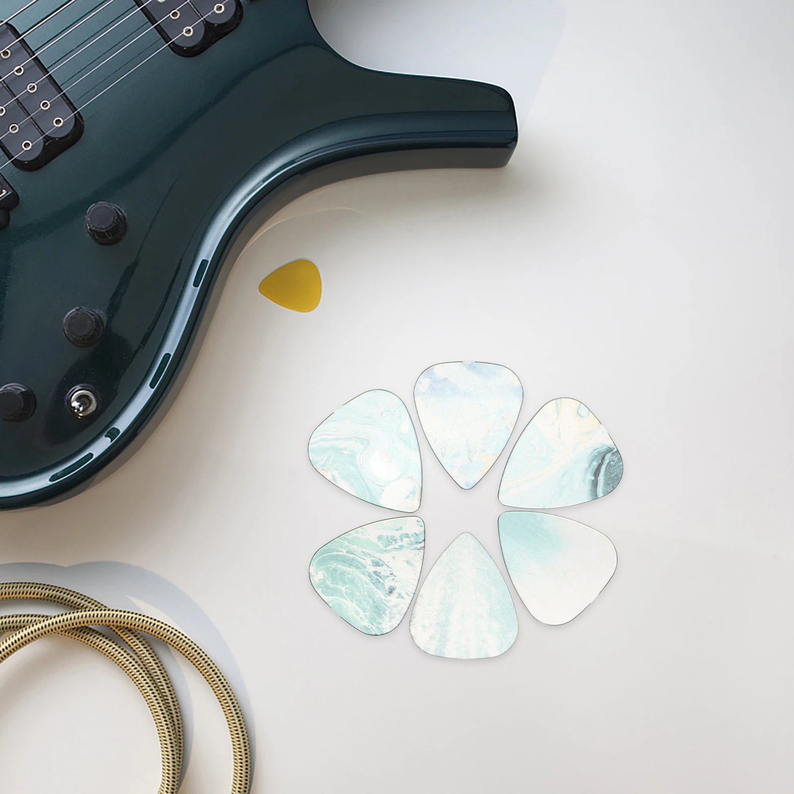 

6pcs Guitar Picks Sturdy Smooth Edges Folk Acoustic Electric Thumb Picks Variety Pack Bulk Guitar Accessories For Stage Practice