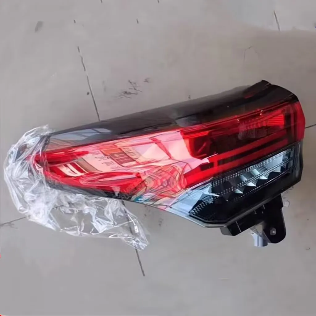 For Toyota Highlander 2020-2022 Tail Light Rear Brake Reverse Stop Lamp 815500E230 815600E230 TO2805156 TO2804156 Accessories