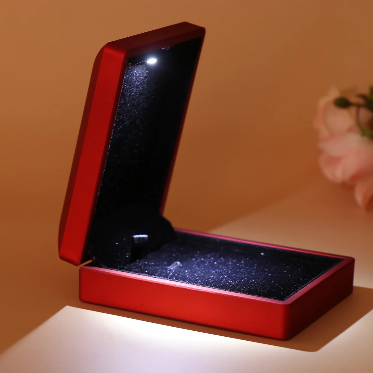 

Led Lighted Jewelry Gift Box Illuminated Necklace Storage Case Dustproof Wear-Resistant Rubber Lined Red 7X9X3.2Cm Exquisite