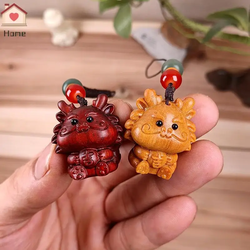 LLavero de estilo chino de sándalo, amuleto de buena suerte con dragón del zodiaco, tallado en madera colgante, llave de coche, decoración de mochila, 1 unidad