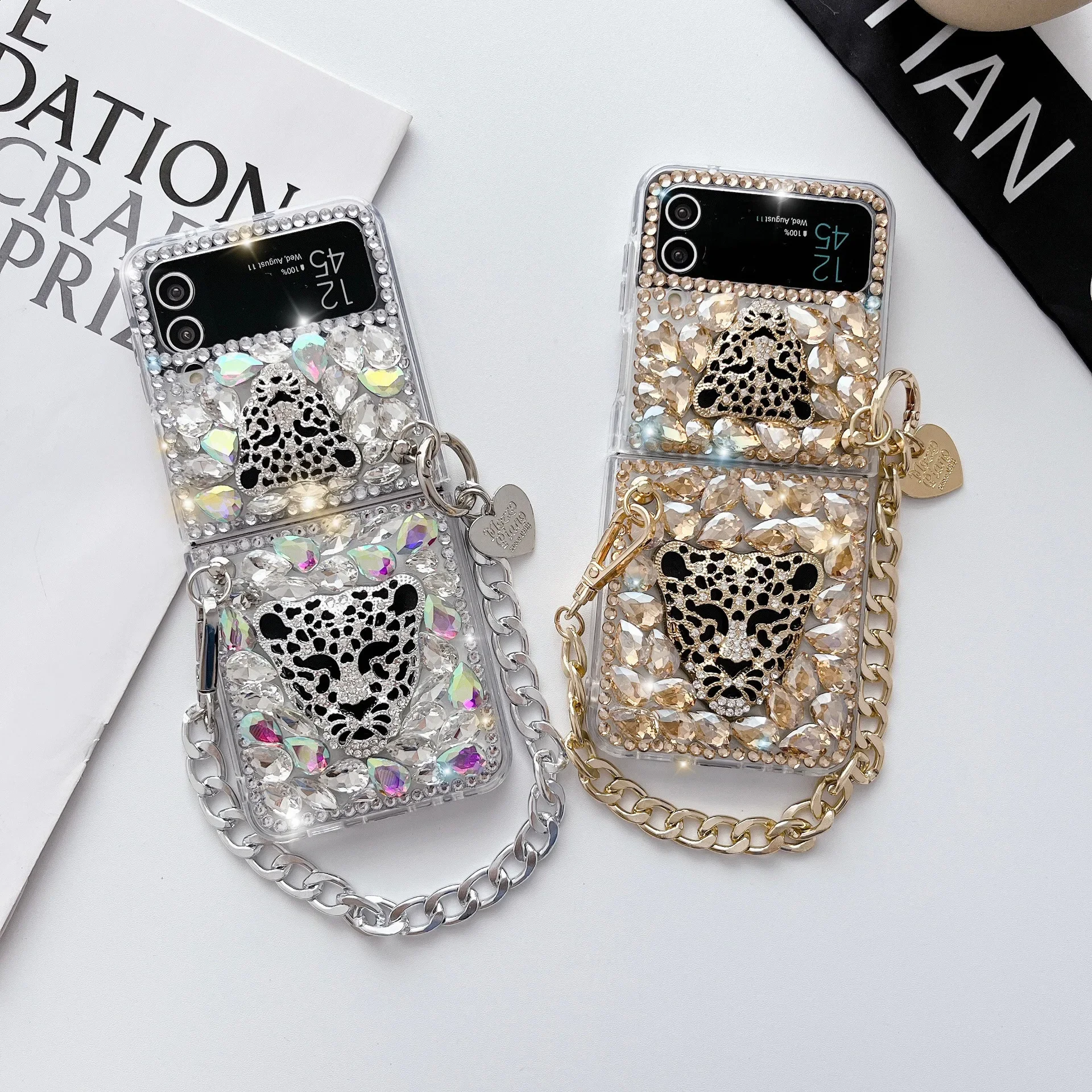 

Luxury Acrylic Leopard Head Full Diamond Protective Case with Bracelet for Samsung Zflip 6, Zflip 5, Zflip 3/4