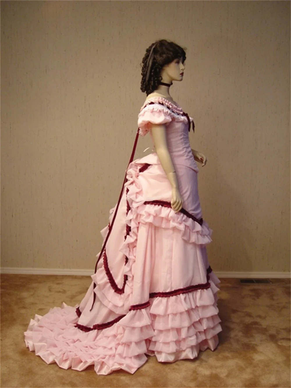 Victorian Bustle Ball Gown Pink Dress Medieval Renaissance Gown Costume Vintage Royal Court Dress Off Shoulder Trailing Dress