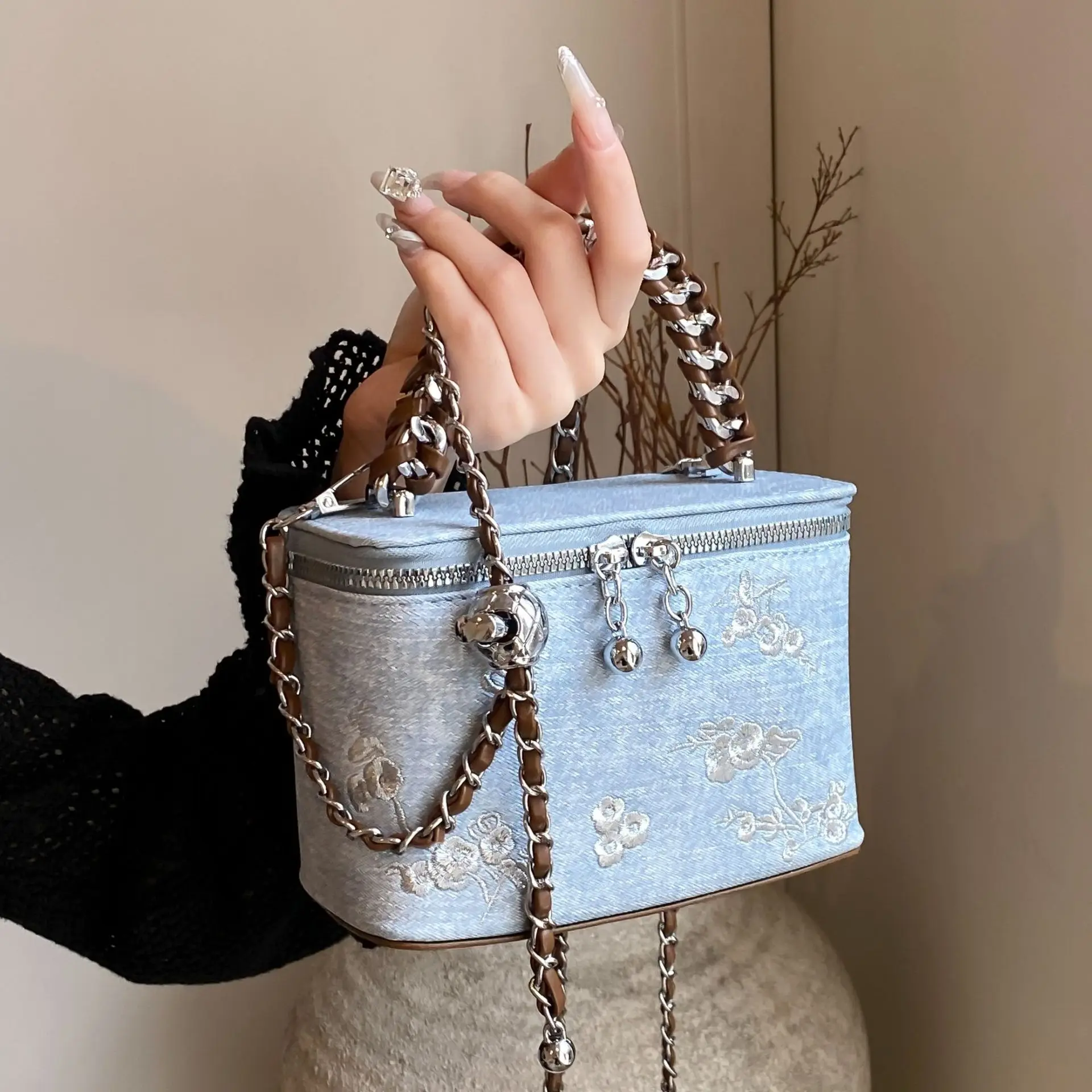 Denim Handheld Box Small Square Bag For Women New Fashion Versatile Chain Crossbody Bag Flower Pattern Embroidery Cowboy Bag