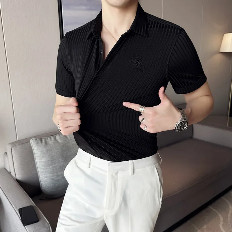 

2023 Summer High Elasticity Seamless Short Sleeve Shirts Fashion Stripes Men Business Formal Wear Slim Fit Casual Dress Shirt