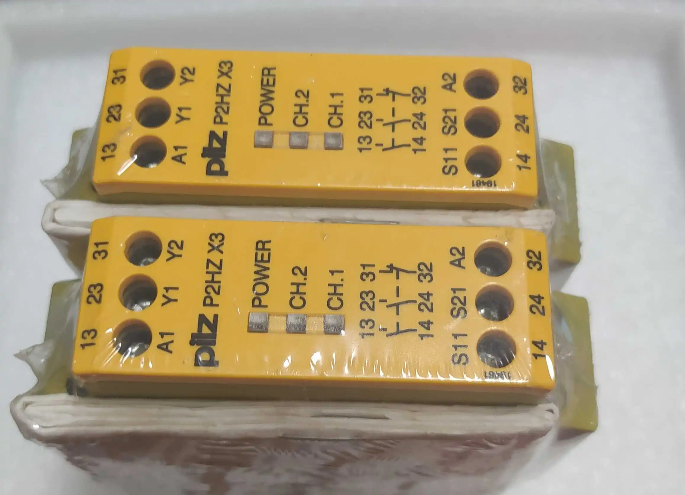 

P2HZ X3 Serial Number 774350 New Original Genuine PILZ Safety Relay In Stock