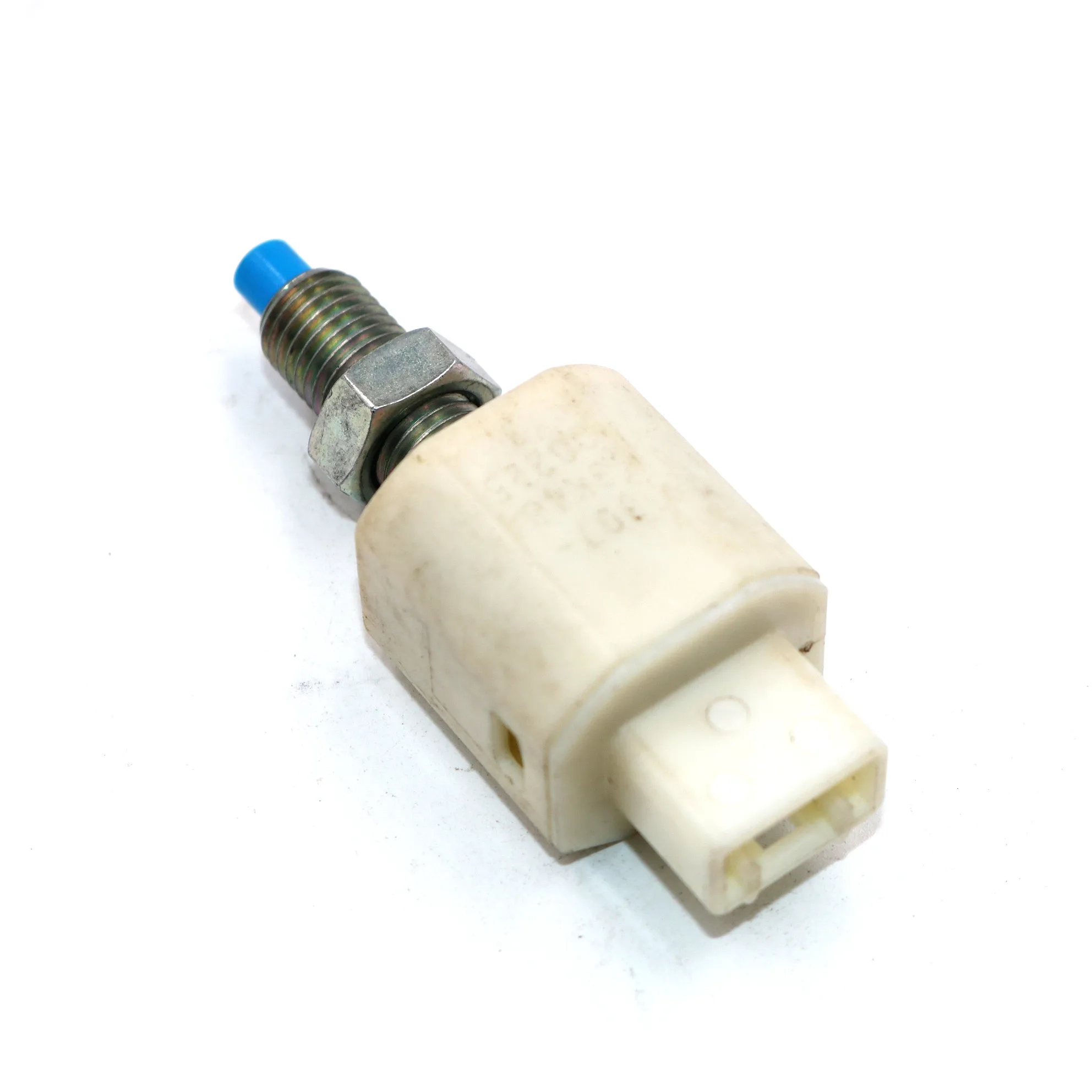 Suitable for Toyotas 15-18 Lexus Crown Brake Light Switch Sensor 84340-30130