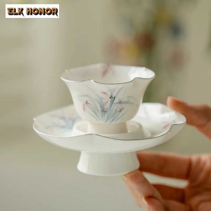 Imagem -04 - Pure Hand Painted Orchid Ceramic Teacup Contorno em Lótus Dourado Conjunto de Copo com Almofada Master Cup Chozhan Kung fu Teaconjunto 45ml