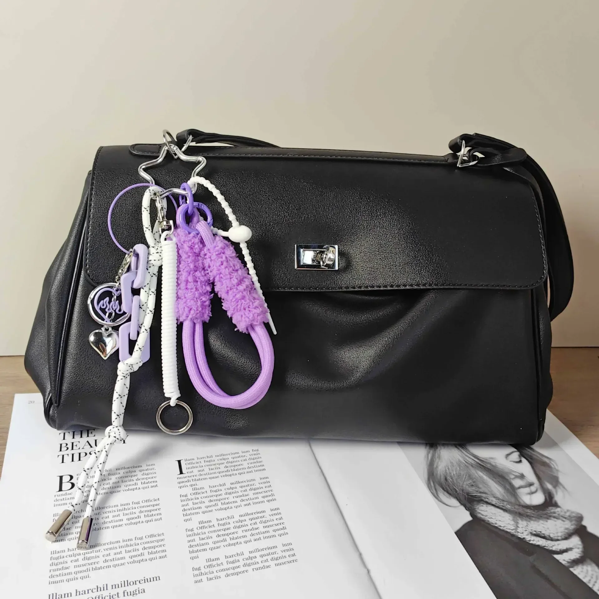 

2024 Creative Trend Purple Silver Love Keychain Plush Short Rope Car Pendant Miu Style Girl Bag Pendant