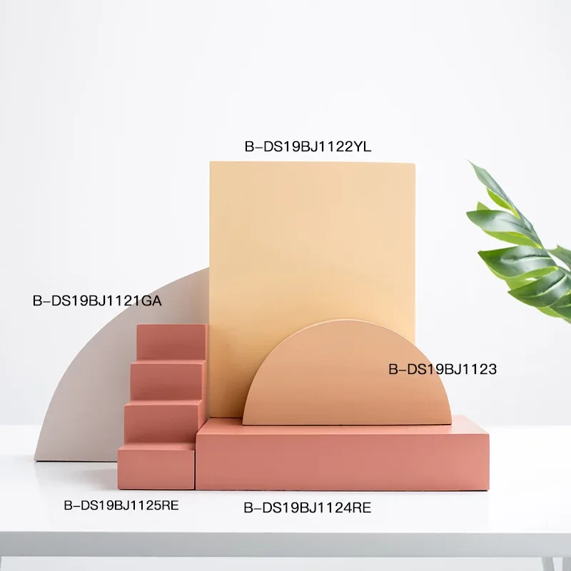 

Modern simple geometric pink resin ornaments, home entrance window decoration, home soft decoration