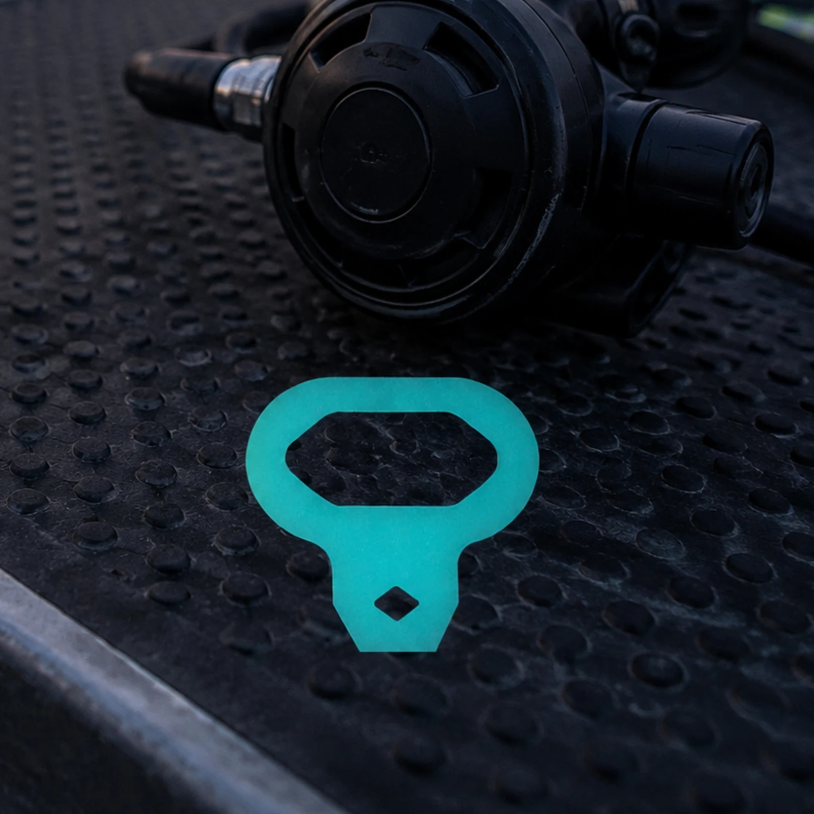 Silicone Hanging Loop Long-Lasting Diving Regulator Loop with Mounting Hole Snorkel Mouthpiece Retainer Slim Scuba Accessory