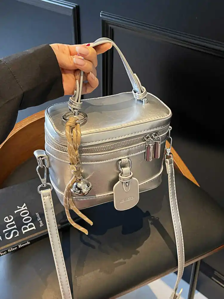 

Silver Bright Surface Crossbody Bag Women High Quality Zipper Square Handbag Korean Casual Fashion Makeup Bags