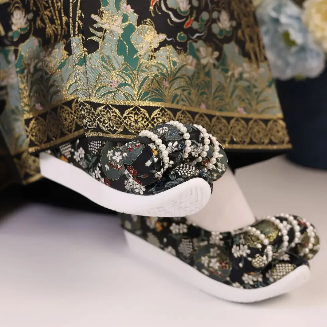 

Черные туфли с цветком солнца, маленькая подушка с вышивкой, голова облака, обувь с пятью облаками, обувь для скалолазания с облаками, обувь Hanfu