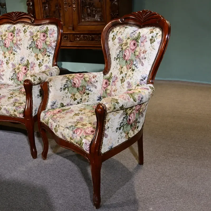 Pastoral Solid Wood Retro Single Sofa Medieval Vintage Floral Cloth Leisure Reception Chair for Studio Photography Living