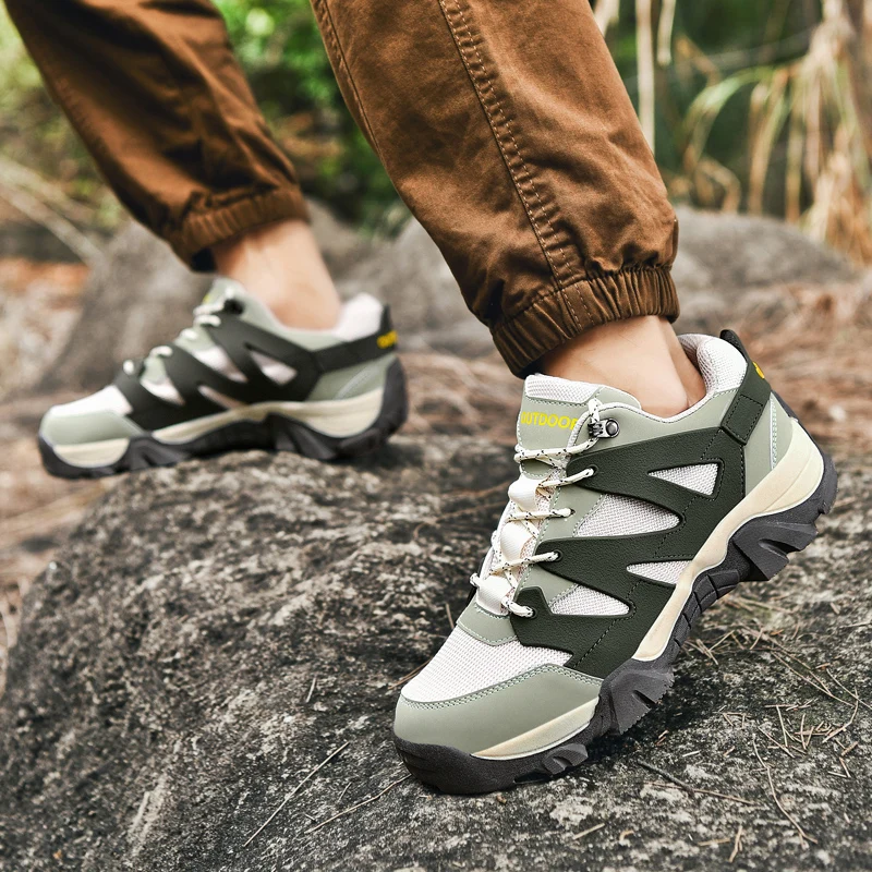 Mens hiking shoes Breathable New style Best selling Soft sole Waterproof Durable Casual Comfortable Stable grip Damping
