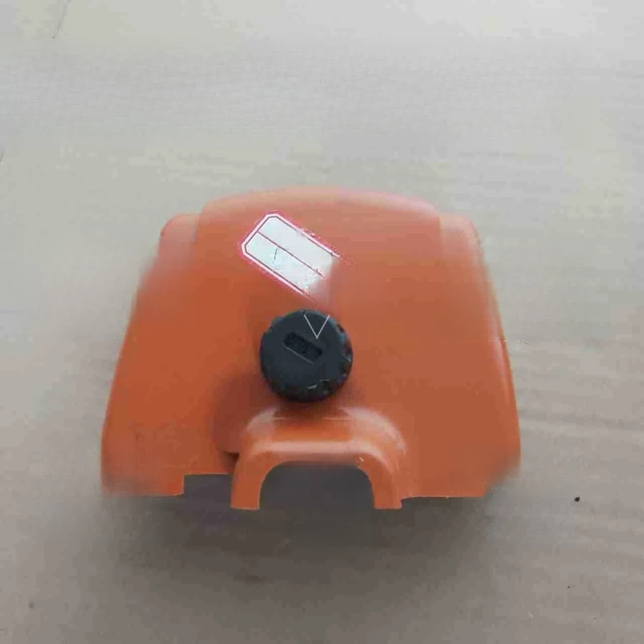 ms381チェーンソーのトップカバー381モデル、アッパーカバー、木材切断鋸、ボード切断鋸、メンテナンスパーツと互換性があります。