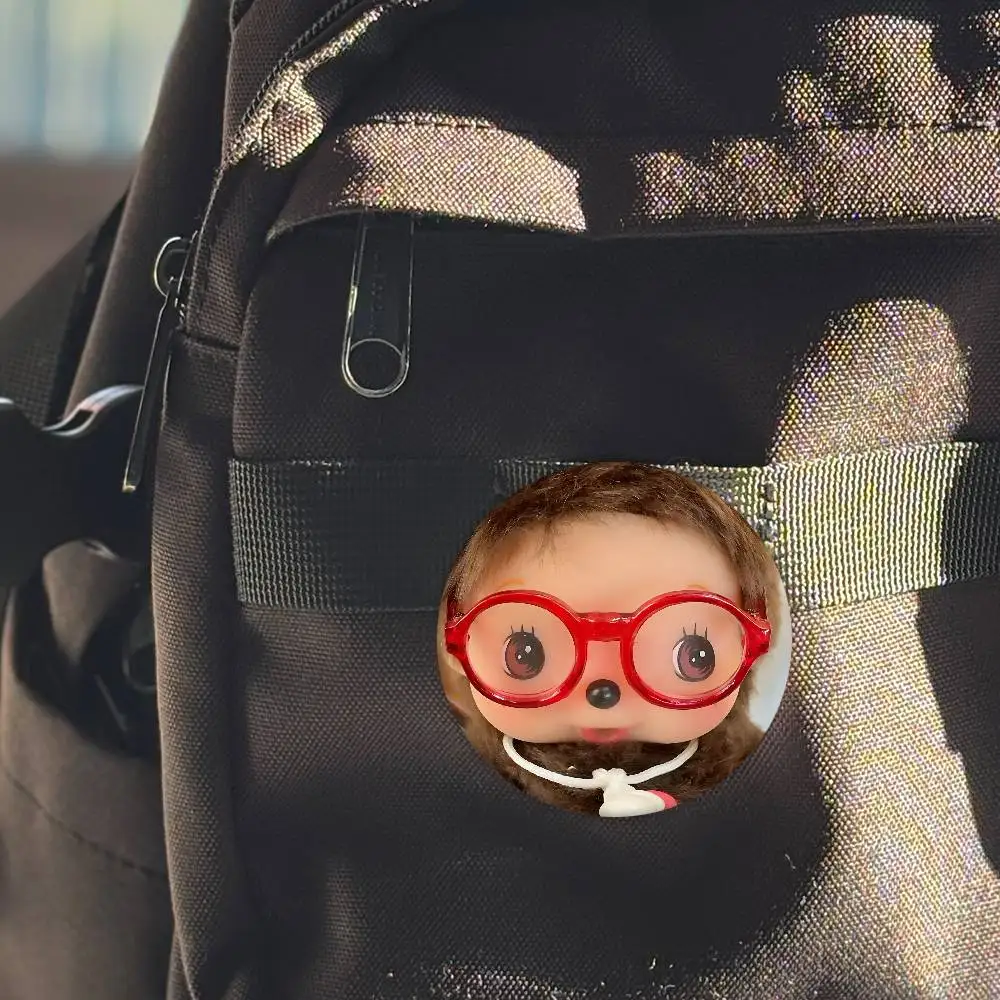 لطيف الكرتون M-monchhichis-s شارات الطرفية التلبيب دبابيس صفيح بروش مستدير لحقيبة الكتف اكسسوارات هدايا تذكارية