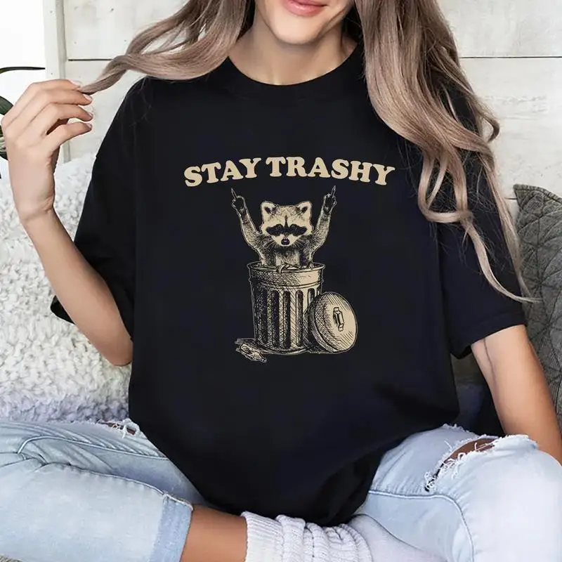 

Funny Raccoon T-shirt for Women Stay Trashy Slogan Print Humorous Animal Graphic Tees Loose Tops