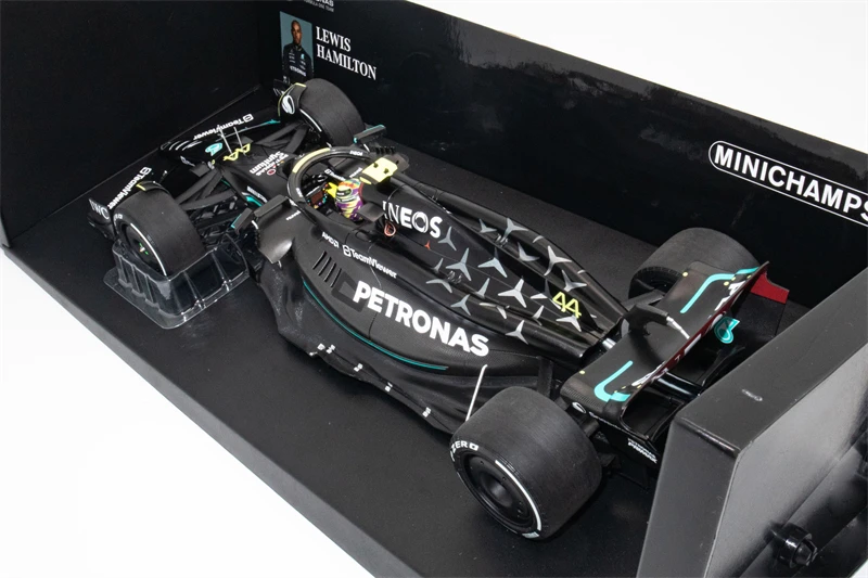 MINICHAMPS 1:18 F1 2023 PETRONAS W14 E PERFORMANCE 2023 Model Car