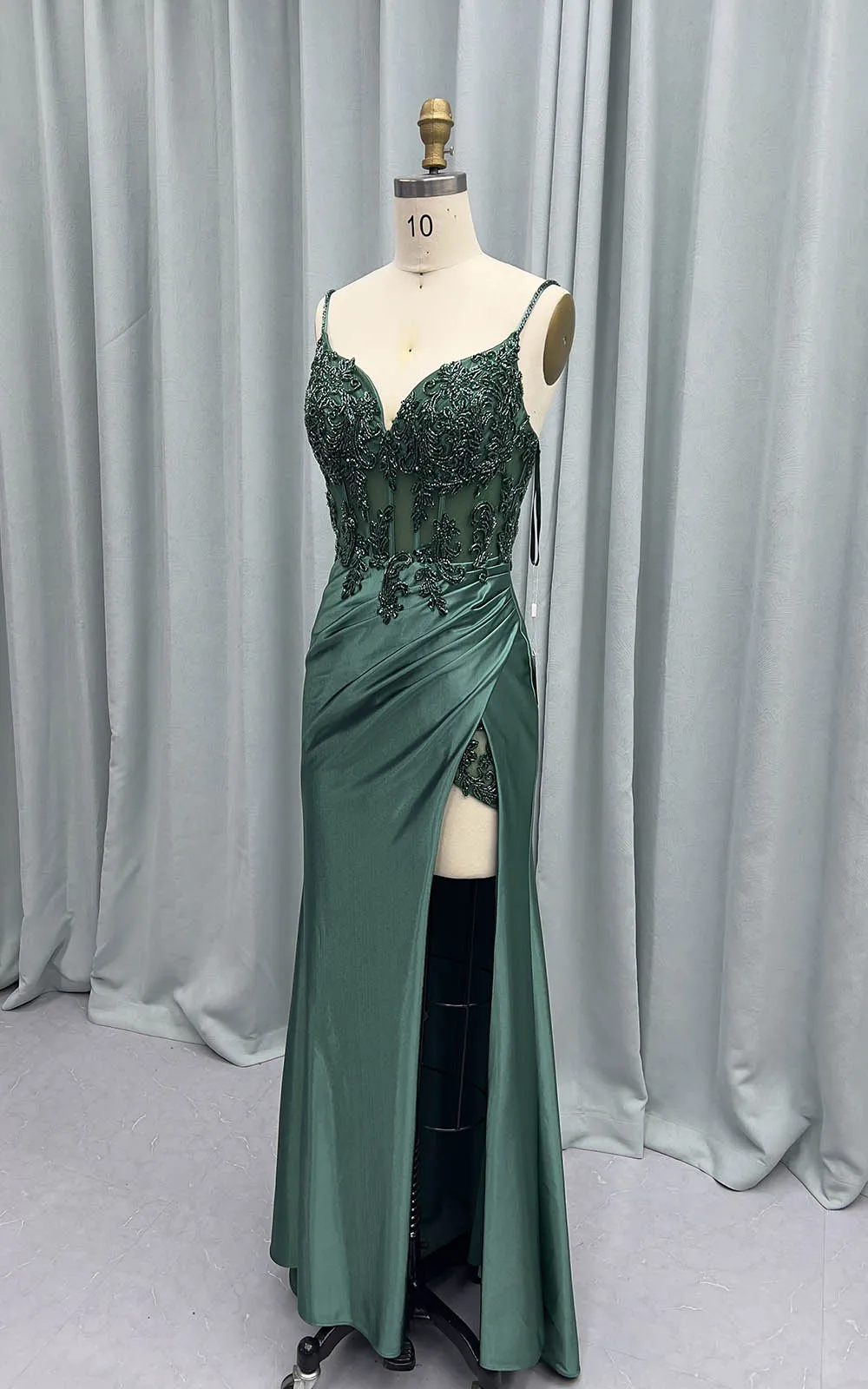 YQLNNE Navy Blue Satin Long Prom Dresses Spaghetti Straps Beading Red Carpet Gown Vestidos de Gala