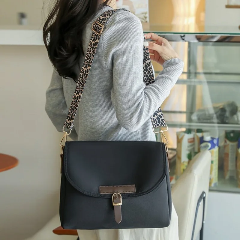 

2025 New High-end Luxury Brand Ladies Leather Tote Bag Famous Designer Elegant Vintage Paris​