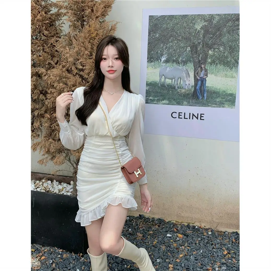 2024 Autumn New French Light Mature Style Bubble Sleeves White Dress with Female Design Sense Wood Ear Chiffon Skirt